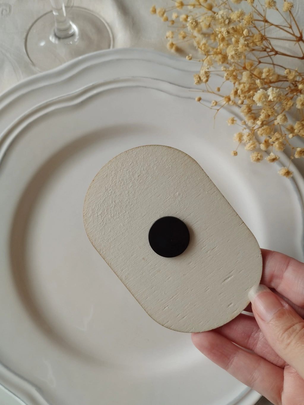 Magnet baptême personnalisé en bois gravé aimanté