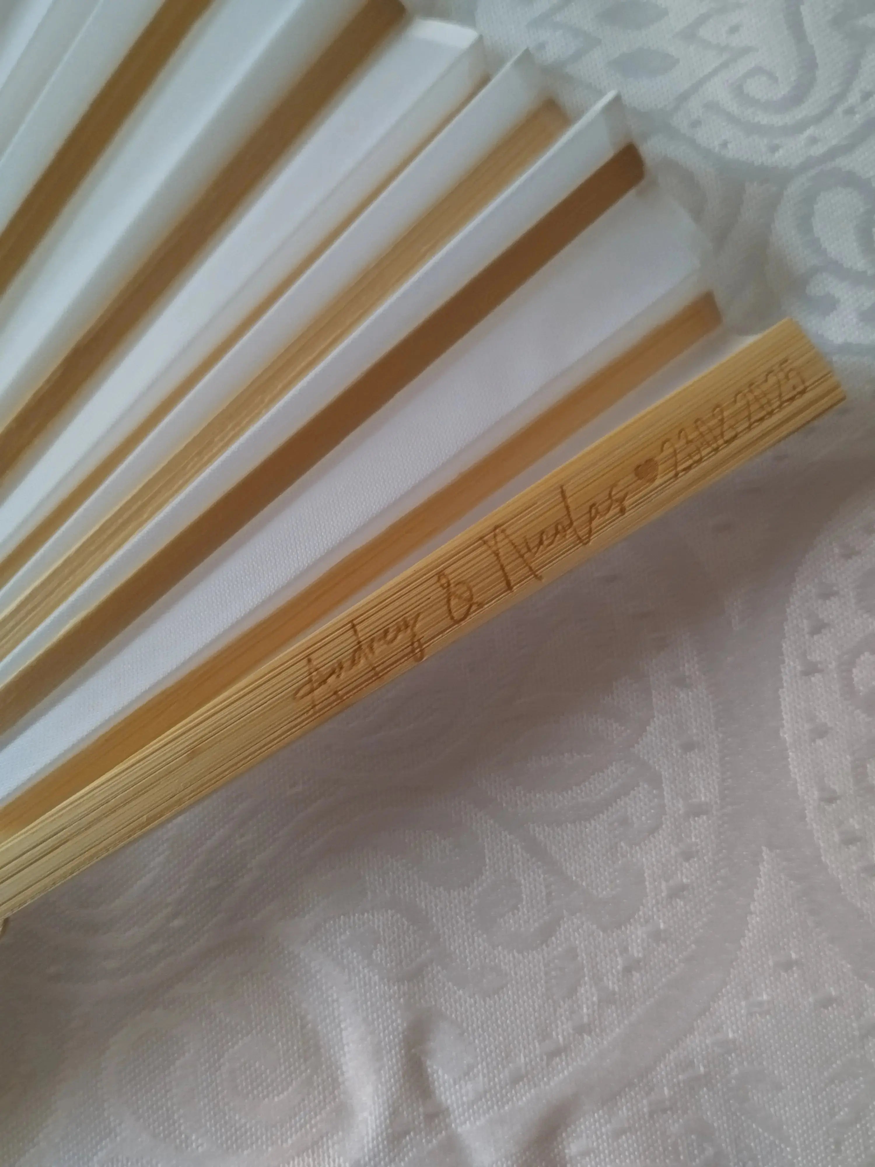 Eventail personnalisé gravé Instants Gravés