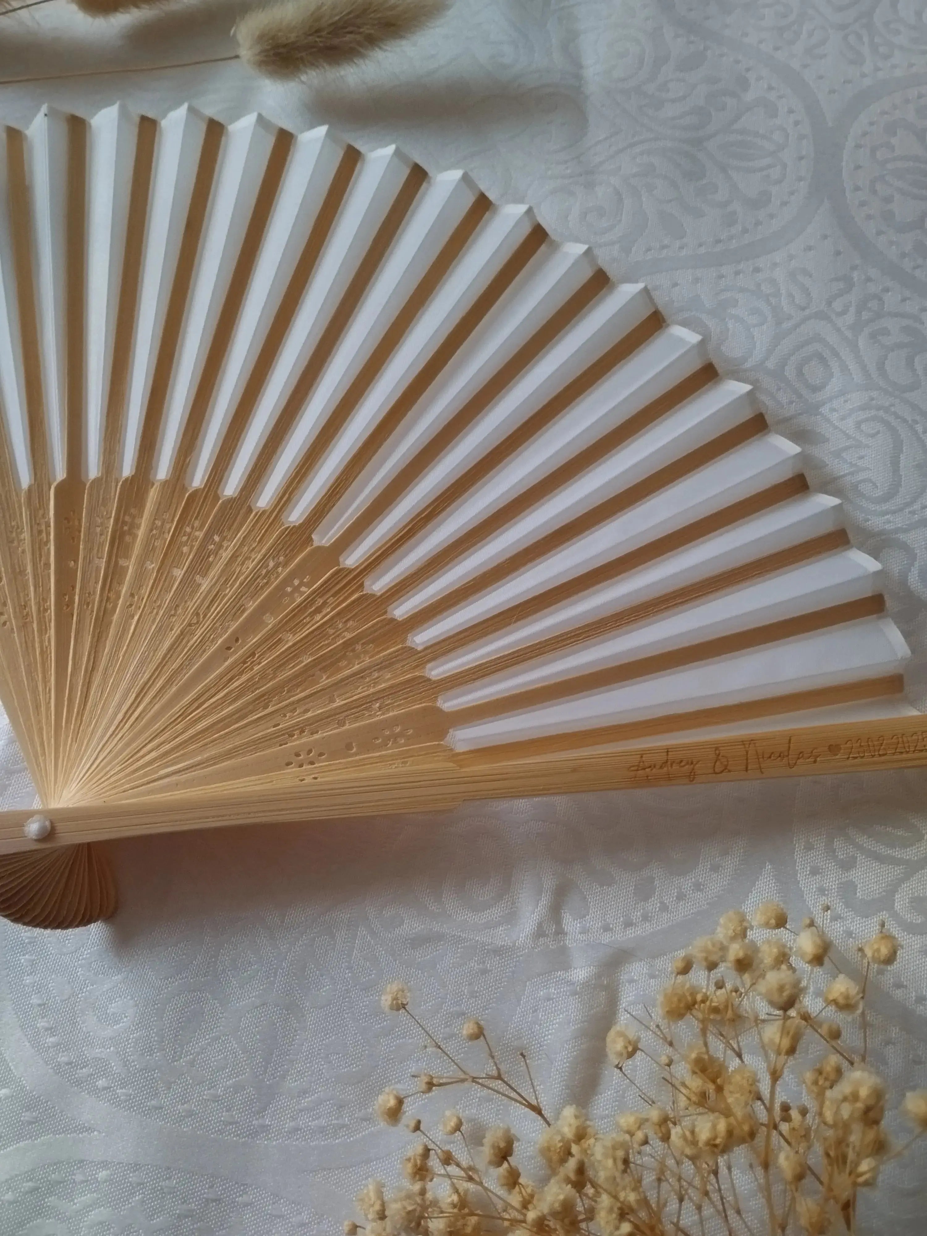 Eventail personnalisé gravé Instants Gravés