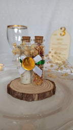 Duo de fioles gourmandes & fleuries sur rondin de bois – Cadeau invité personnalisé Instants gravés