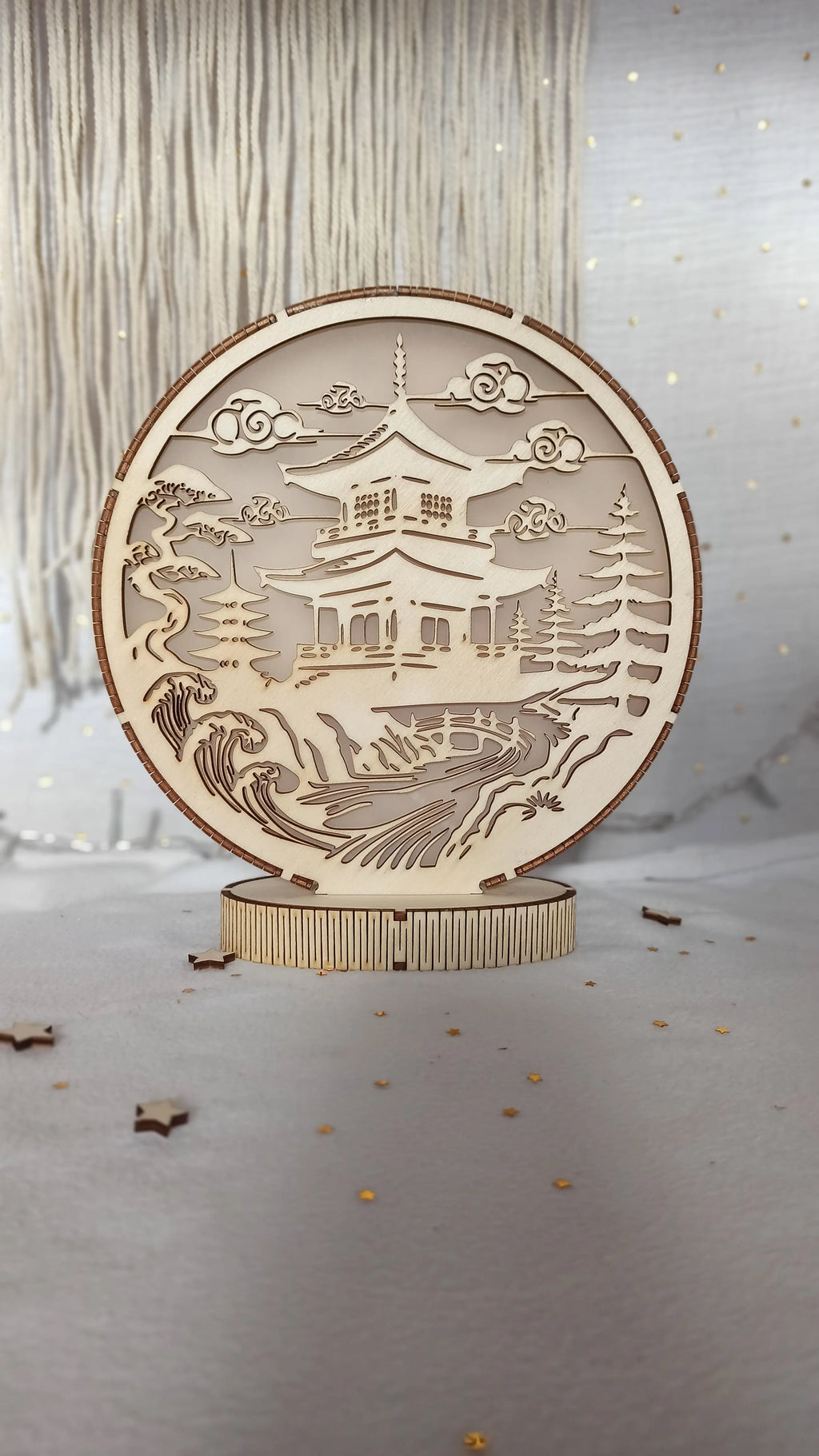Veilleuse LED en bois gravé avec temple japonais lumineux
