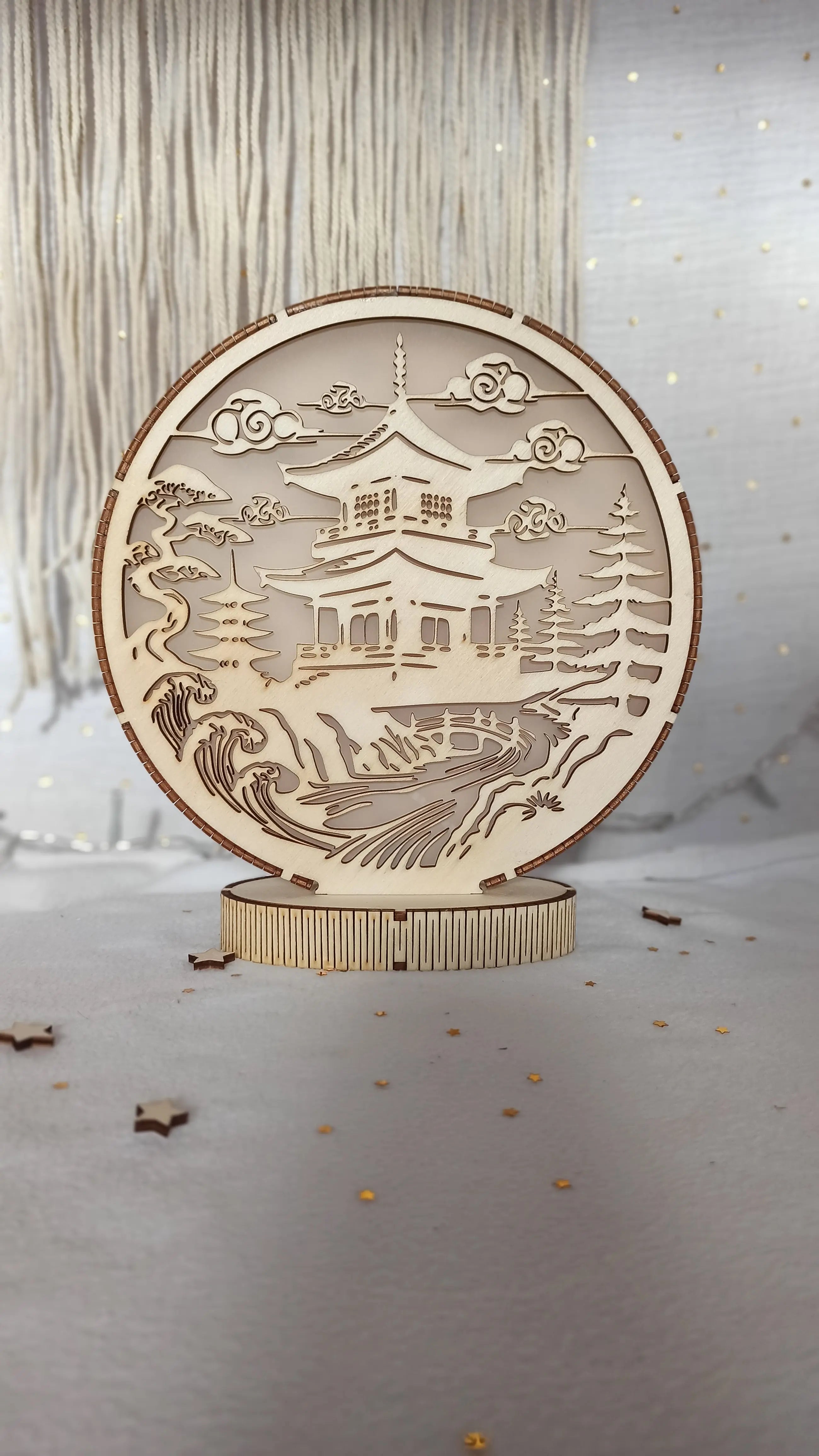 Veilleuse LED en bois gravé avec temple japonais lumineux