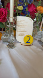 Menu et numéro de table mariage en bois thème Dolce Vita avec citrons
