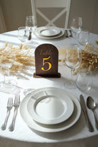 Numéros de table en bois et plexiglass personnalisés Instants Gravés