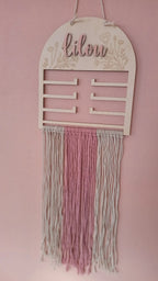 Porte-barrettes en bois et macramé décoratif, création artisanale personnalisable