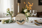 Support à alliances en bois personnalisé avec gravure prénoms et date – mariage champêtre
