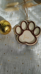 Suspension de Noël en bois en forme de patte personnalisée avec prénom – décoration naturelle pour chien ou chat