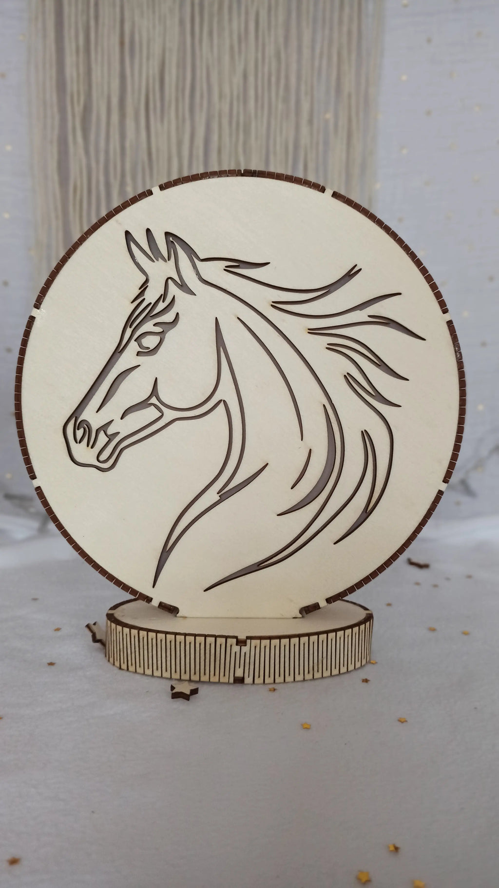 Veilleuse LED en bois découpé avec motif de cheval lumineux