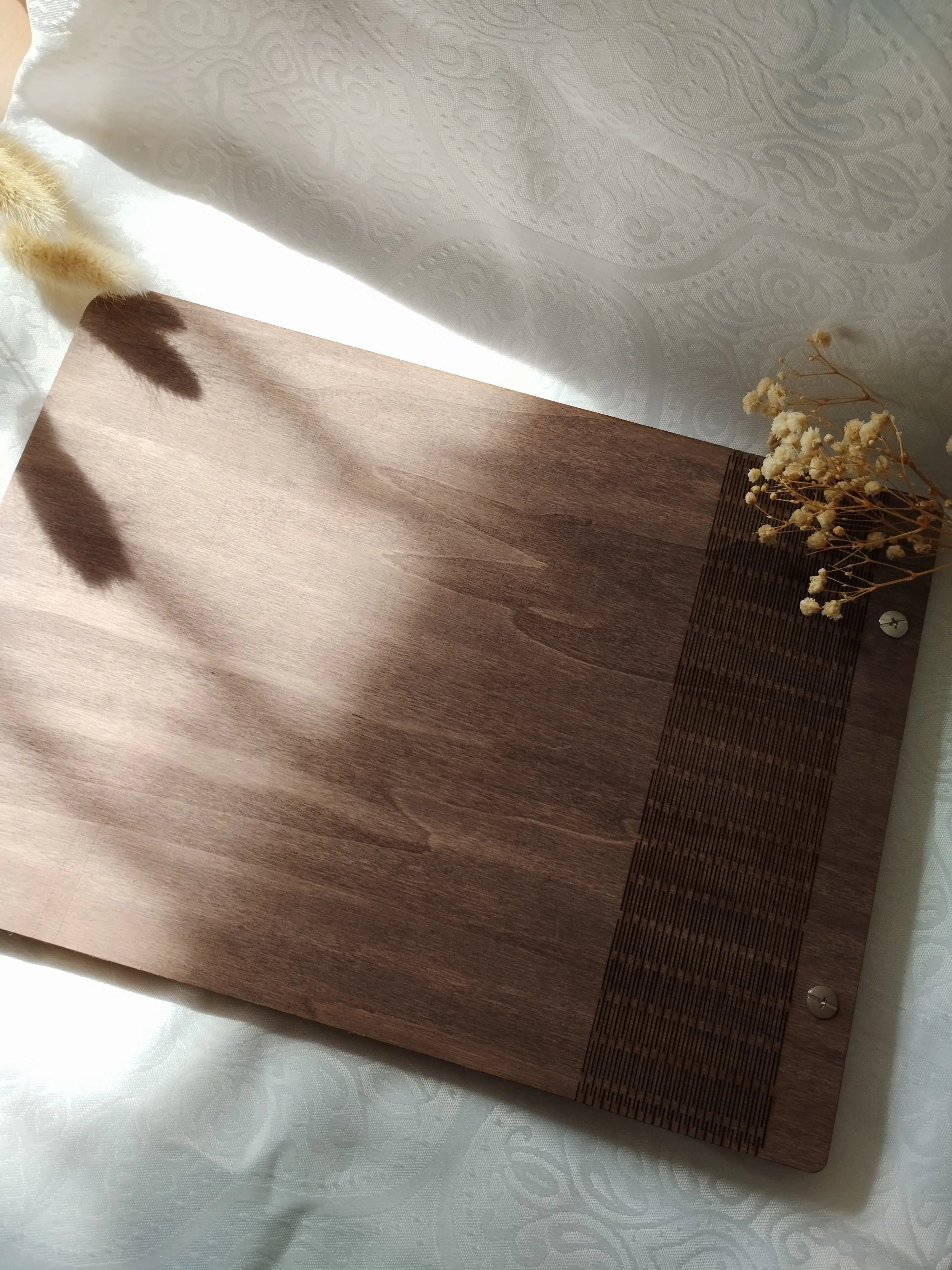 Livre d'or en bois personnalisé Instants Gravés