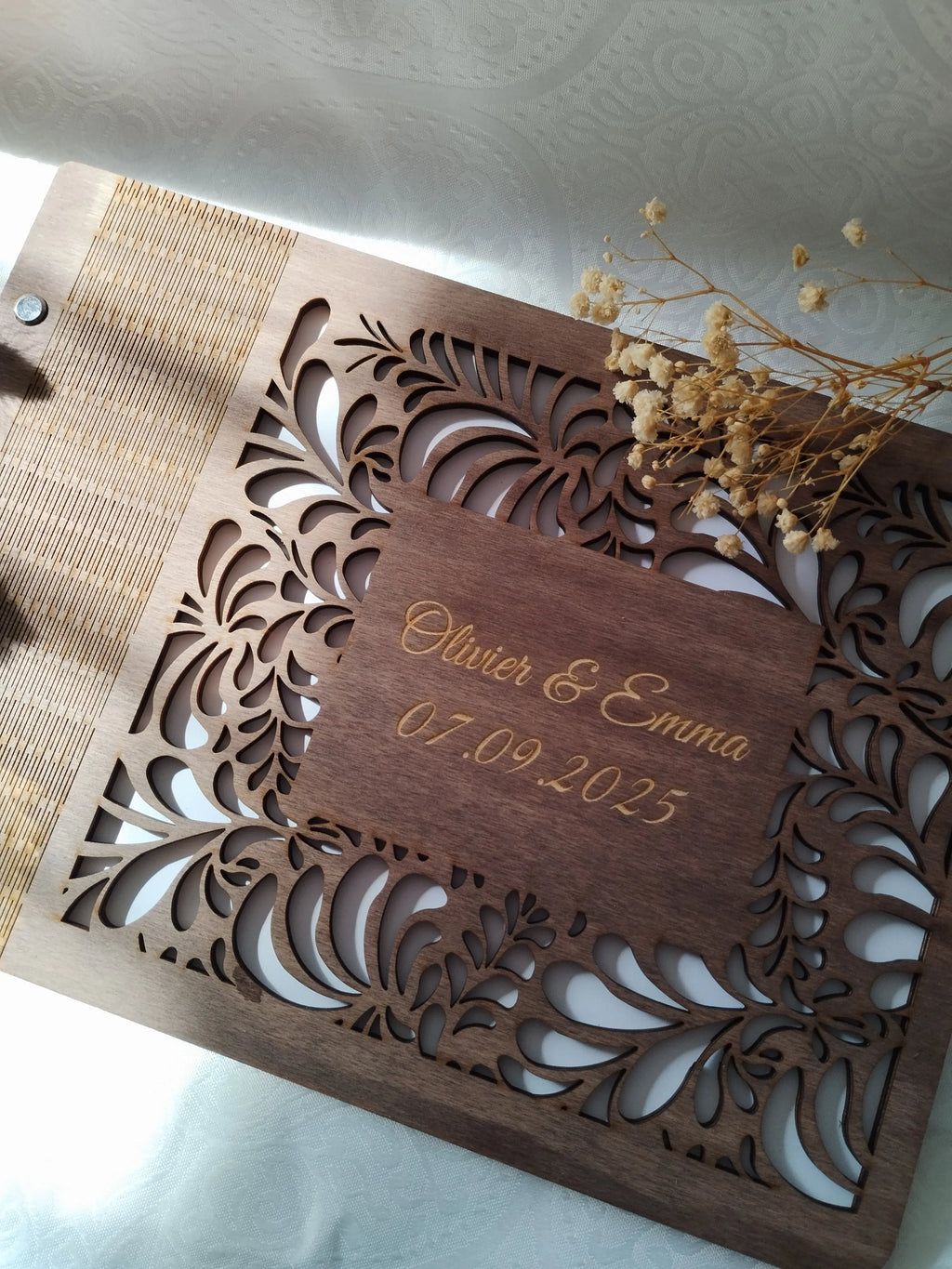 Livre d'or en bois personnalisé Instants Gravés